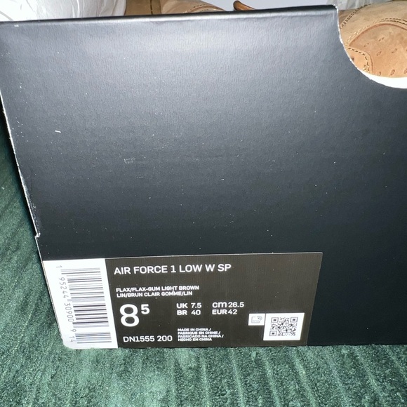 Nike Supreme Air Force 1 - Picture 3 of 8